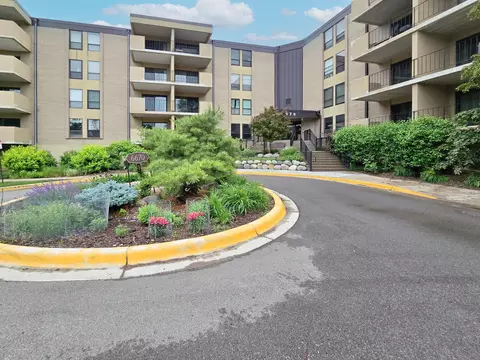 6670 Vernon Ave S #311, Edina, MN 55436