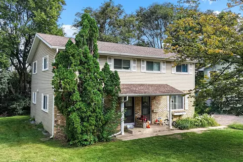 505 Shadyside Cir, Hopkins, MN 55343