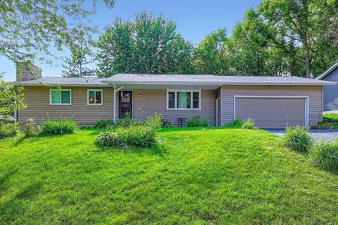 1430 Cardinal Cv, Chaska, MN 55318