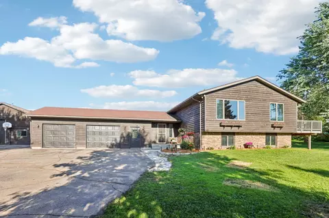 733 N Meadow Dr, Hudson, WI 54016