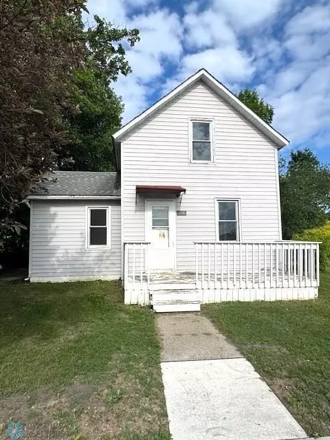 310 1st St SW, Mahnomen, MN 56557