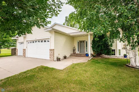 106 12th St NE, Barnesville, MN 56514