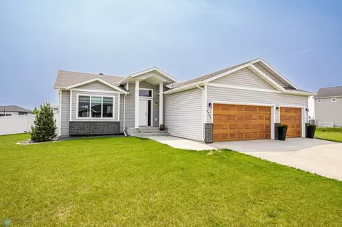 4701 11 St W, West Fargo, ND 58078