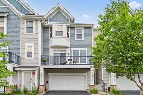 15588 Early Bird Cir #1704, Apple Valley, MN 55124