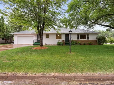 Exterior - 517 Cedar St, Brainerd, MN 56401 photo 6 of 10