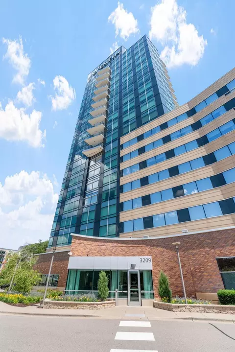 3209 Galleria #1108, Edina, MN 55435