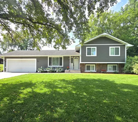 12249 24th Ave S, Burnsville, MN 55337