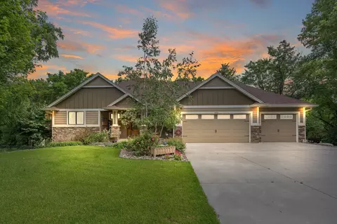 1606 W 156th St, Burnsville, MN 55306