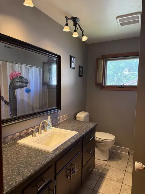 Bath - 1038 Pleasant Ln, Faribault, MN 55021 photo 2 of 2