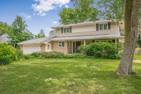 237 Campbell Dr, Hopkins, MN 55343
