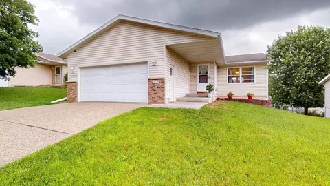 2776 Knollwood Dr SE, Rochester, MN 55904