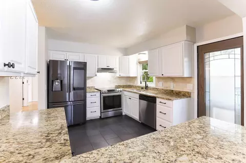 8400 Northern Dr, Crystal, MN 55427