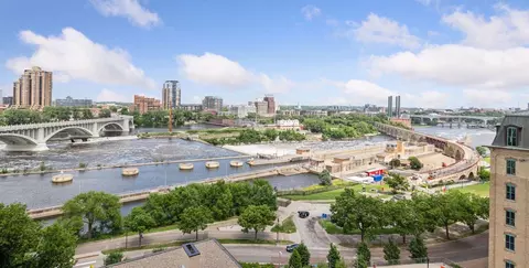 401 S 1st St #909, Minneapolis, MN 55401
