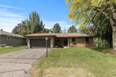 755 Keokuk Ln, Mendota Heights, MN 55120