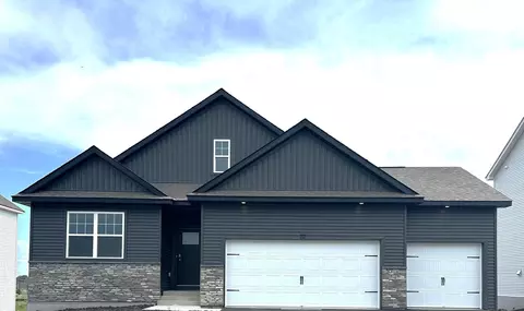 717 Winterberry Ln, Waconia, MN 55387