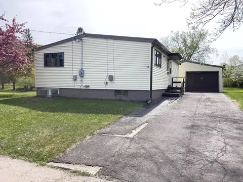 41 Bell Cir, Silver Bay, MN 55614
