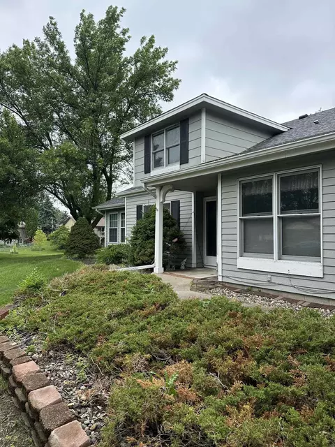 7758 Glenda Ct, Apple Valley, MN 55124