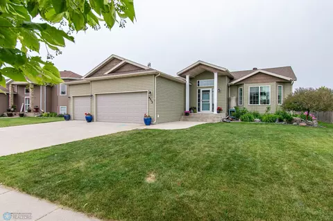 4213 15th St S, Moorhead, MN 56560