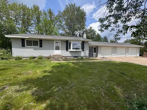 517 2nd St NW, Menahga, MN 56464