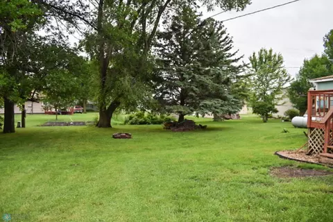Exterior - 205 3rd St S, Fairmount, ND 58030 photo 4 of 4
