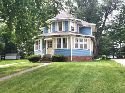 127 Park Pl W, Norwood Young America, MN 55368