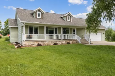 8142 Quail Ct, Clear Lake, MN 55319
