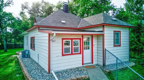 207 N Pelican St, Elizabeth, MN 56533