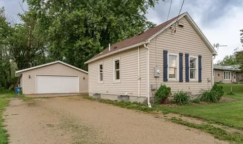 509 E Main St, Dodge Center, MN 55927