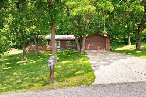 6011 Fox Chase Rd, Hokah, MN 55941