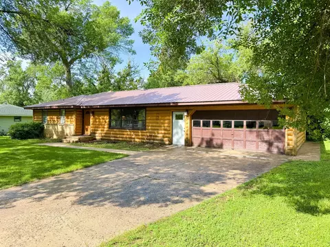 210 7th Ave SE, Elbow Lake, MN 56531