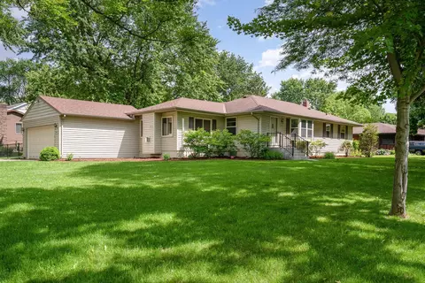 2850 Highridge Ter, Eagan, MN 55121