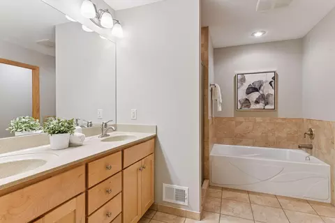 Bath - 1614 Maple Manors Ct, Mound, MN 55364 photo 2 of 2