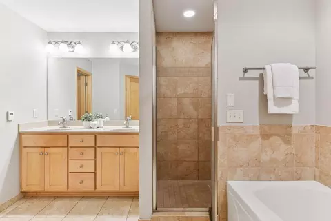 Bath - 1614 Maple Manors Ct, Mound, MN 55364 photo 1 of 2