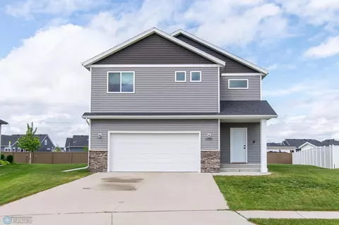 5252 8th Ct W, West Fargo, ND 58078