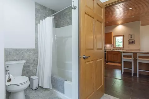 Bath - 8290 Gladstone Lake Rd, Brainerd, MN 56401 photo 3 of 4