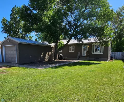 327 6th Ave, Mapleton, ND 58059