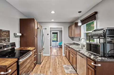 3256 Sheridan Ave N, Minneapolis, MN 55412
