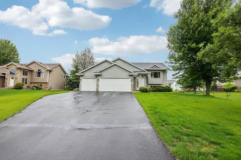 550 Woodduck Trl, Lino Lakes, MN 55014