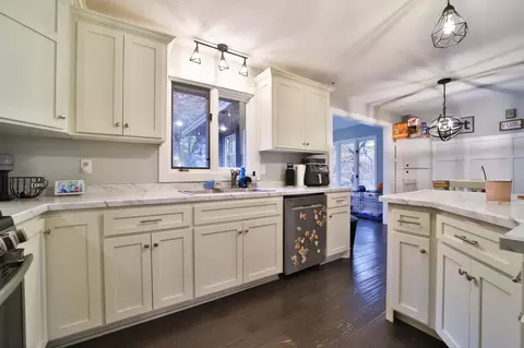 Kitchen - 13412 Meredith Dr, Baxter, MN 56425 photo 5 of 7