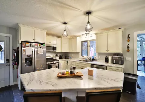 Kitchen - 13412 Meredith Dr, Baxter, MN 56425 photo 2 of 7