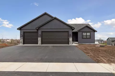 437 Coyote Way, New Richmond, WI 54017