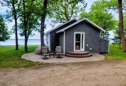 23271 Roosevelt Beach Ln, Detroit Lakes, MN 56501