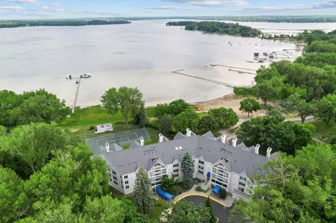 5011 Lake Ave #105, White Bear Lake, MN 55110
