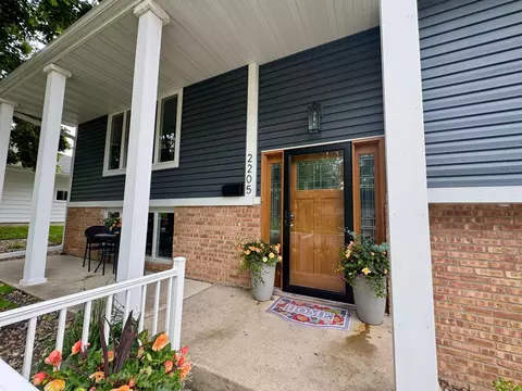 2205 5th Ave NW, Austin, MN 55912