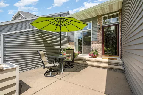 521 Spruce Dr, Hudson, WI 54016