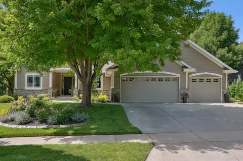 1908 Michigan Dr, Northfield, MN 55057