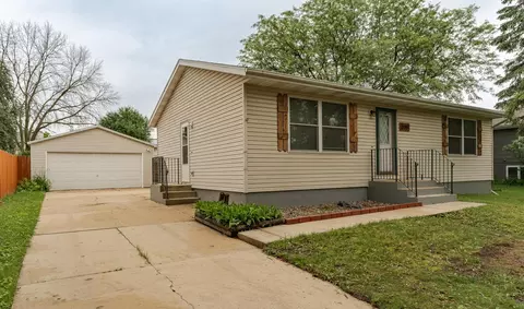 2051 44th St NW, Rochester, MN 55901