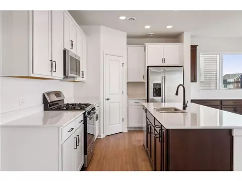 2910 Trinity Way, Shakopee, MN 55379 photo 2
