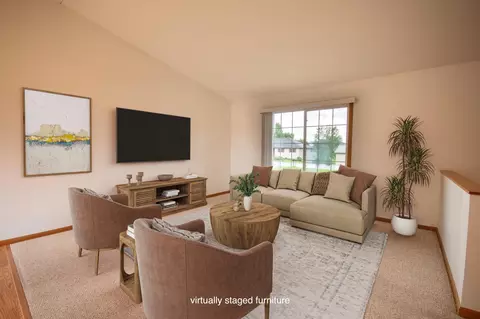 706 Country Club Dr SW, Melrose, MN 56352