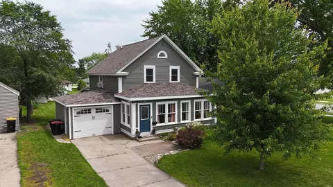 406 Oak St N, Sauk Centre, MN 56378